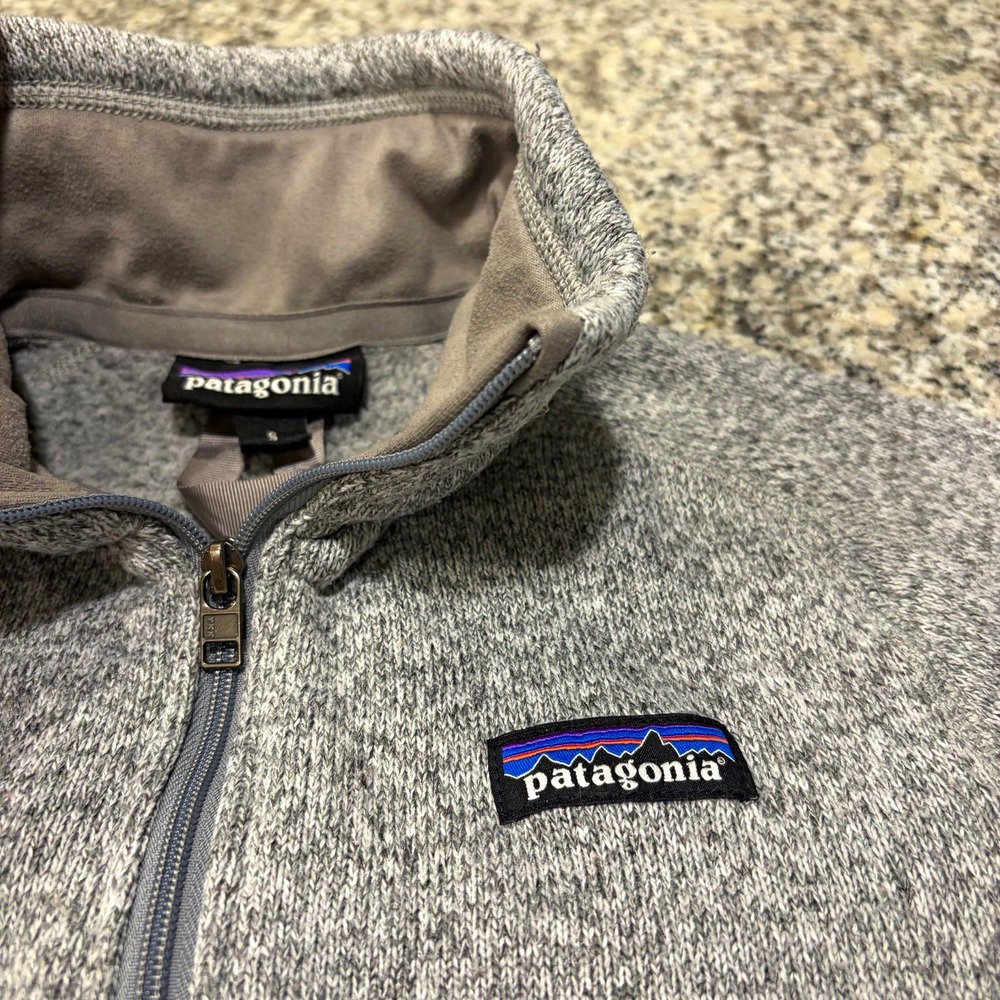 Patagonia Women's S Gray 1/4 Zip Fleece Sweater Mock Neck Logo Polyester